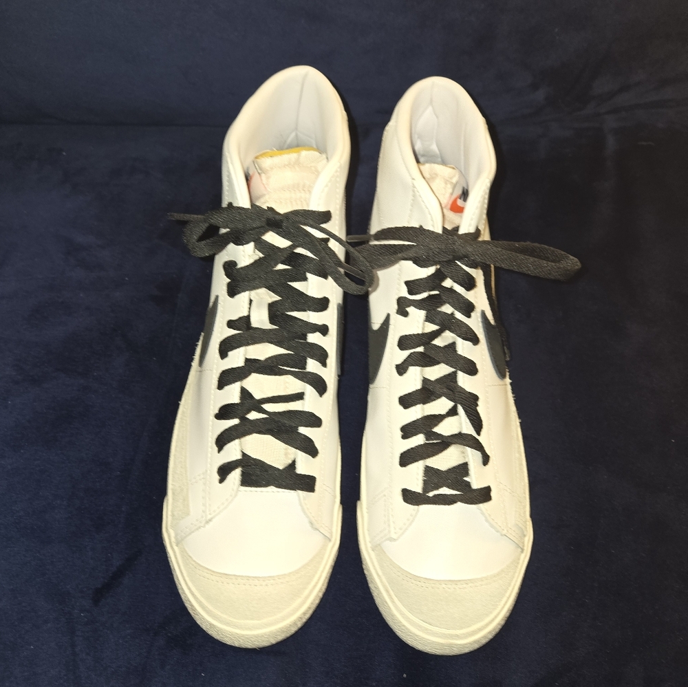 NIKE - Picture 5 of 6